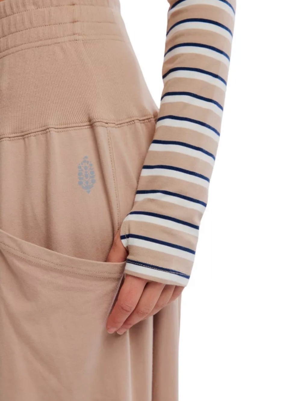FP Movement Women's Up In The Air 2-Piece Set - tan and navy combo Size M - Picture 4 of 7